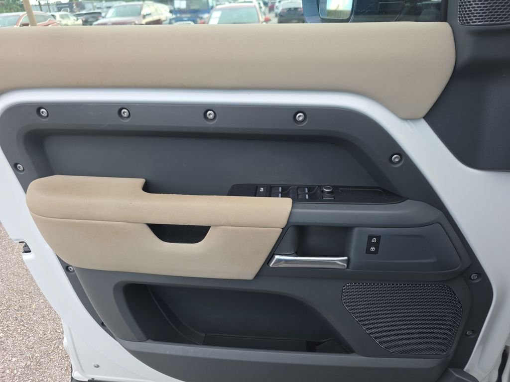 Used 2020 Fuji White Land Rover S image 17