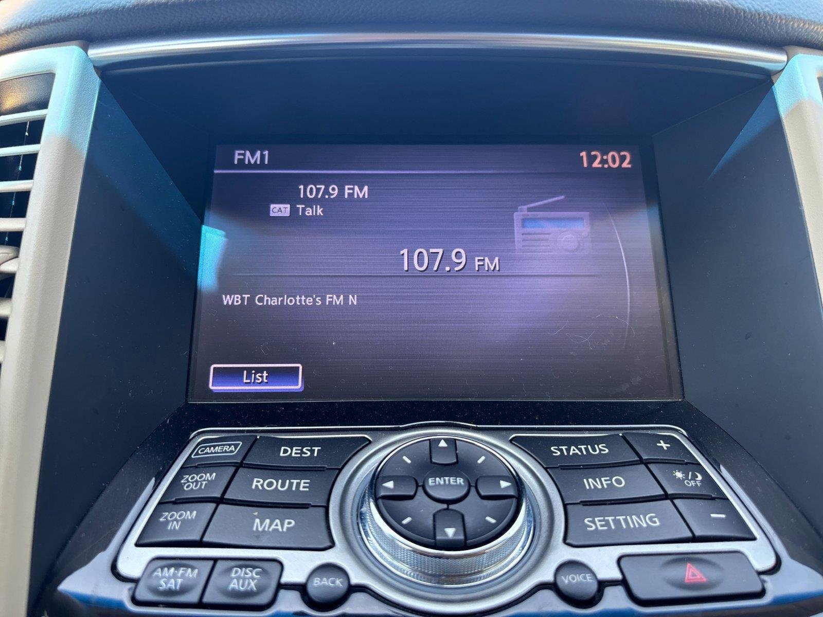 Used 2013 Moonlight White INFINITI Base image 24