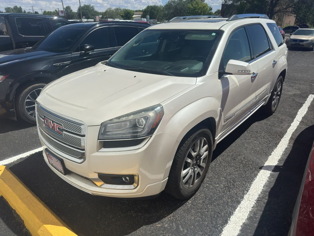 Used 2014  GMC Denali image 1