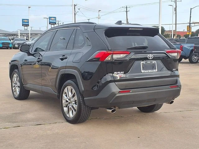 Used 2025 Black Toyota XLE Premium image 4
