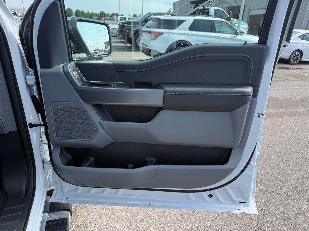 New 2026 Oxford White Ford XLT image 18