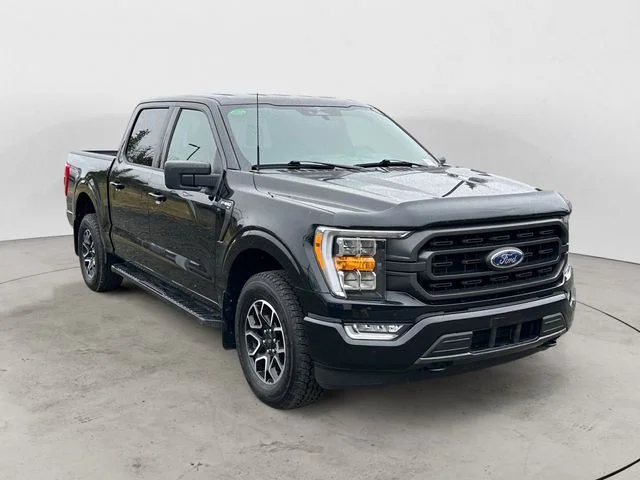 Certified Used 2023 Agate Black Metallic Ford XLT image 3