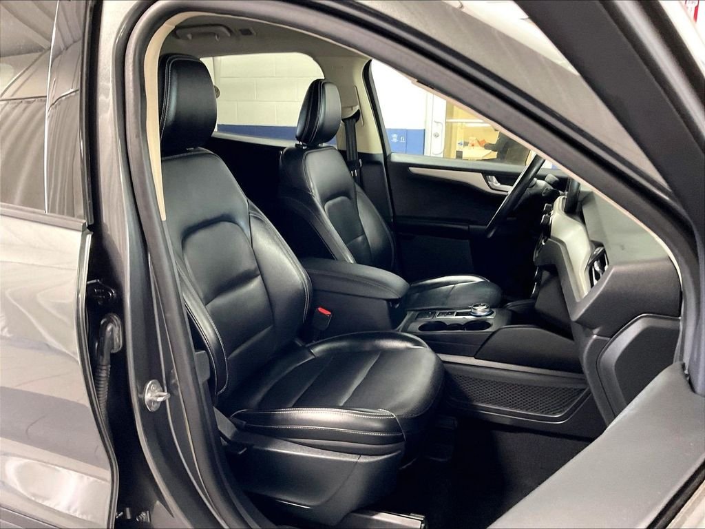 Used 2020 Gray Ford SEL image 11
