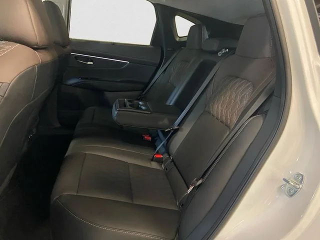 New 2026 Everest White Pearl w  Super Black Roof Nissan Platinum image 13
