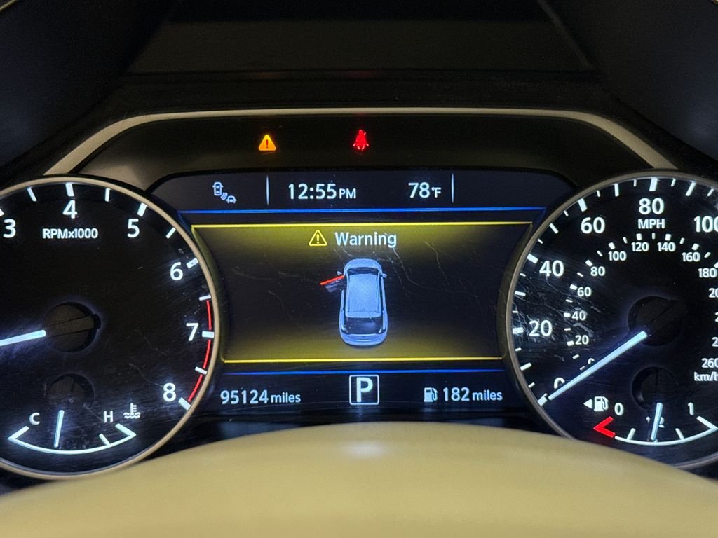 Used 2017 Pearl White Nissan SL image 33