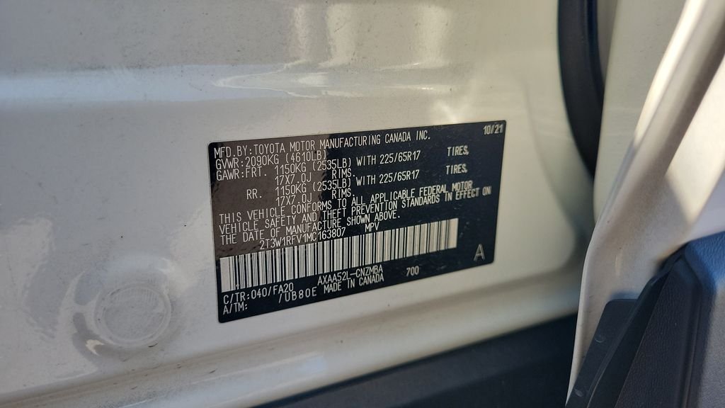 Used 2021 White Toyota XLE image 25