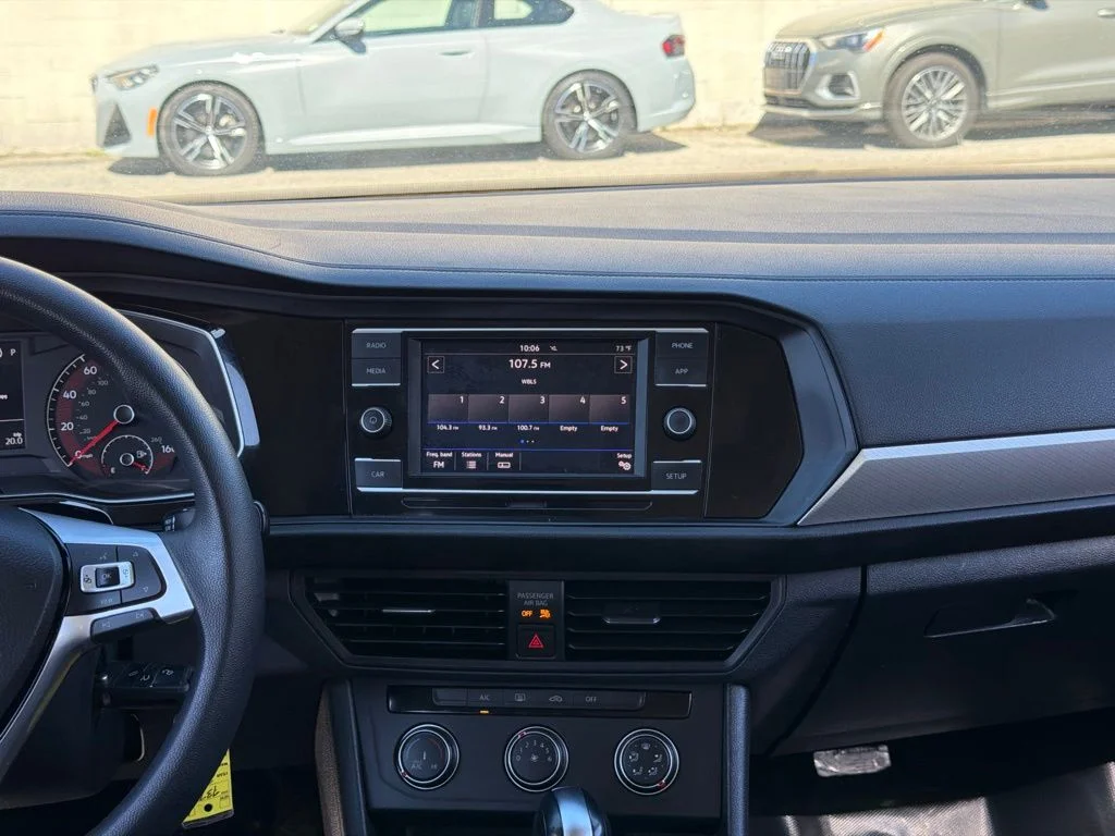 Used 2019 White Volkswagen 1.4T S image 17