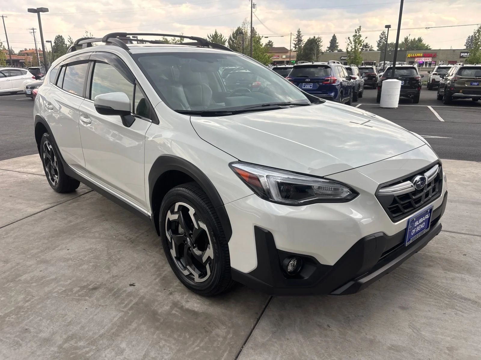 Used 2021 Crystal White Pearl Subaru Limited image 3