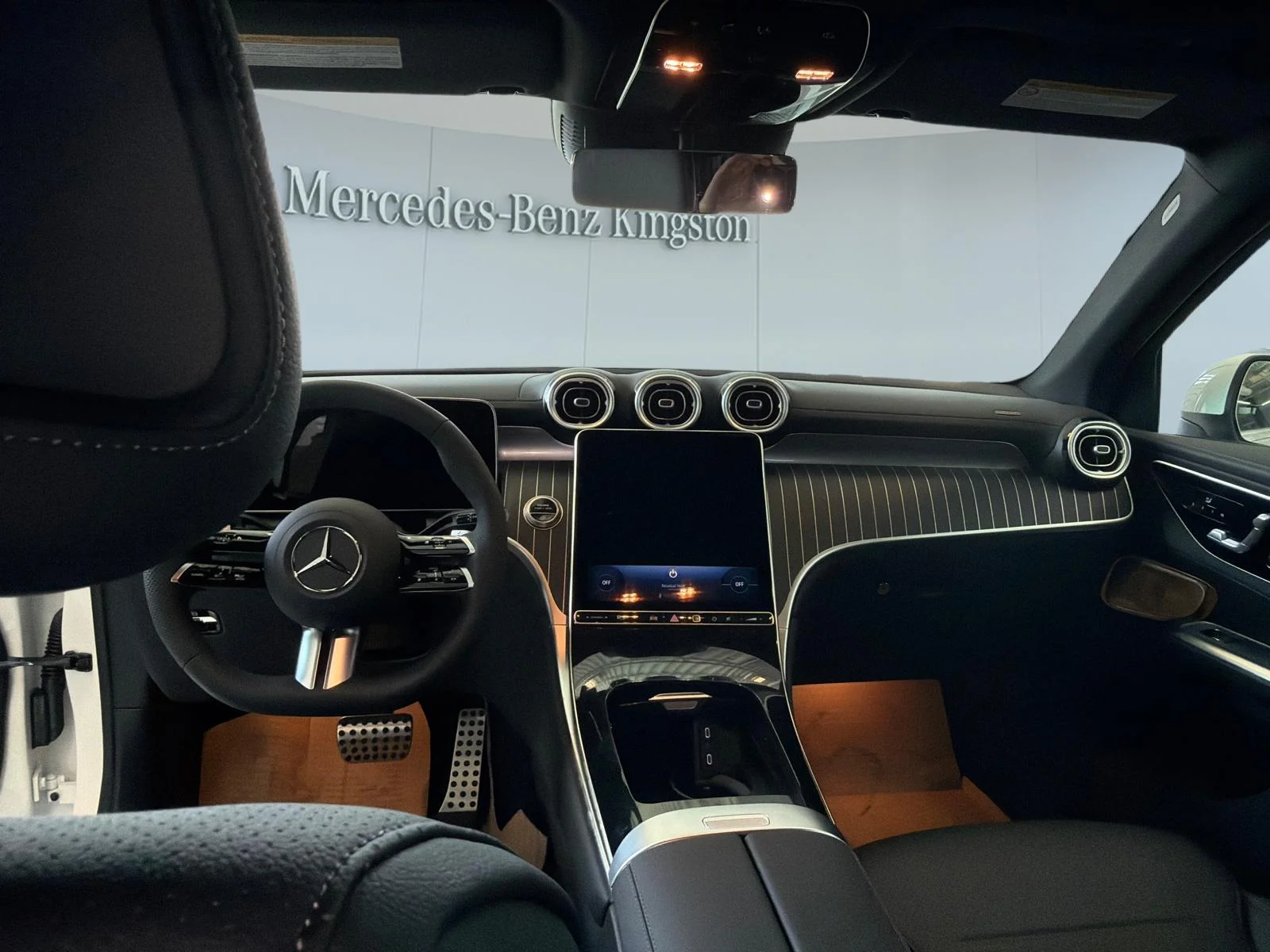 New 2026 White Mercedes-Benz GLC 300 4MATIC SUV image 26
