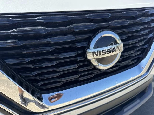 Used 2021 White Nissan SL image 4
