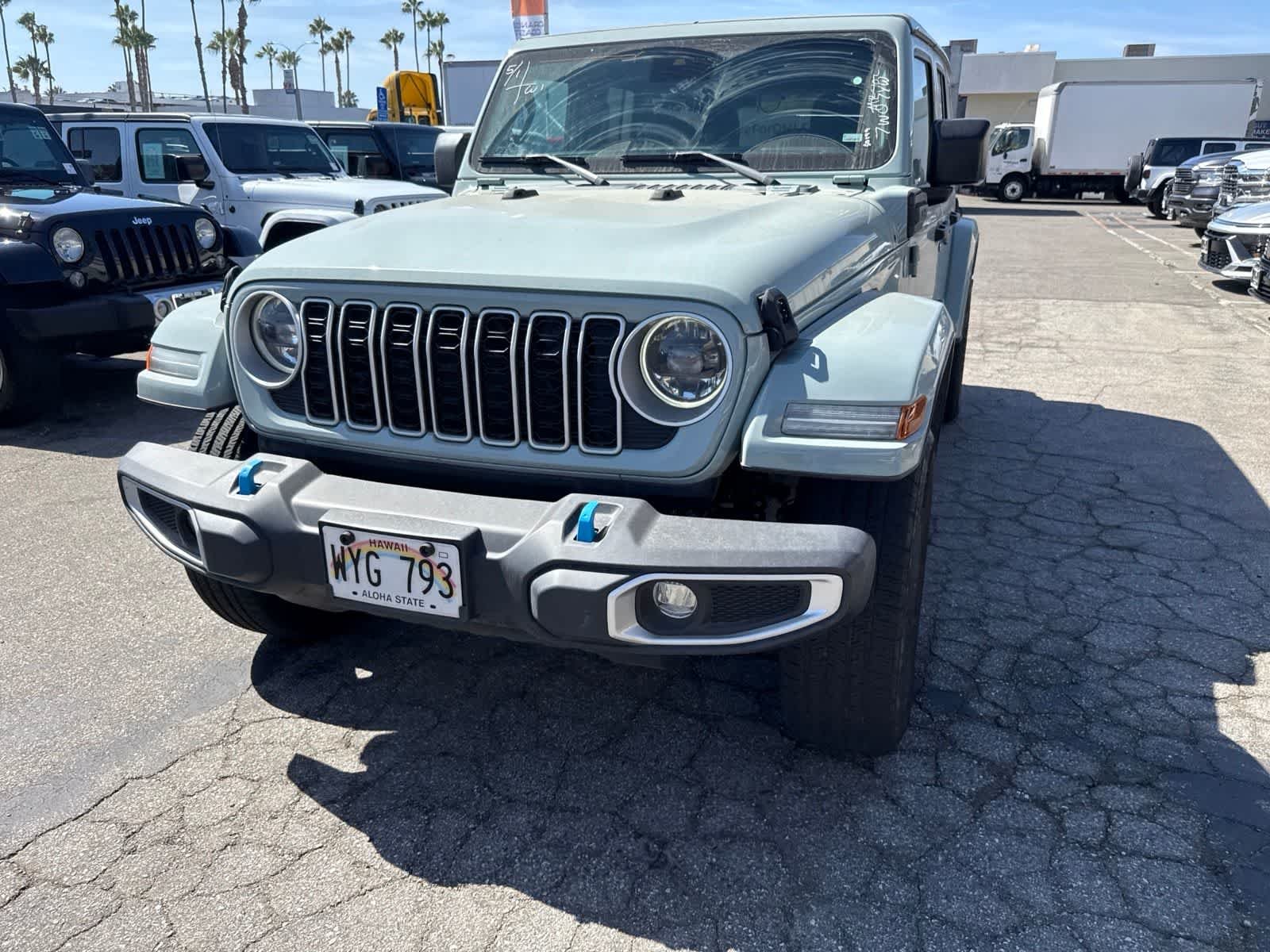 Used 2024 Earl Clearcoat Jeep Sahara image 3