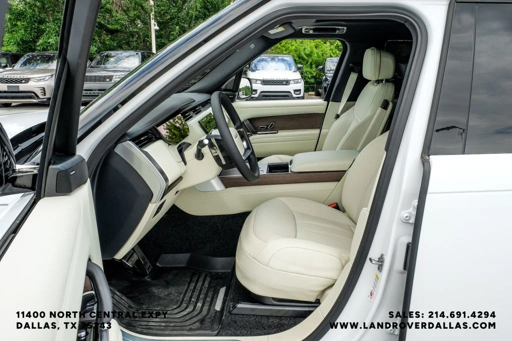 New 2026 Fuji White Land Rover SE image 38