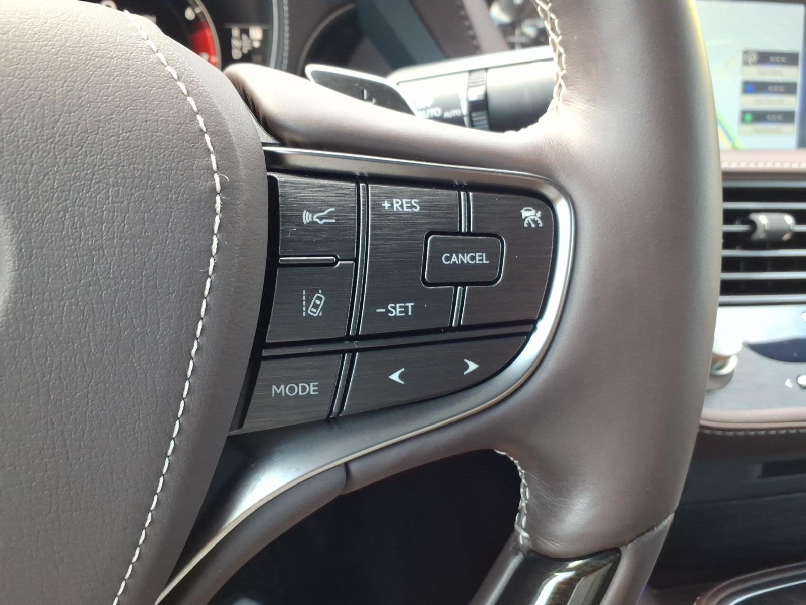 Used 2018 Manganese Luster Lexus Base image 23