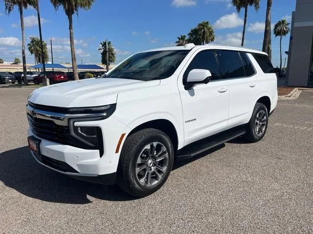 Used 2025 Summit White Chevrolet LS image 3