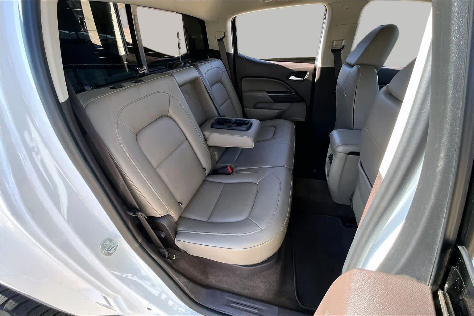 Used 2017 Summit White GMC 4WD SLT image 17