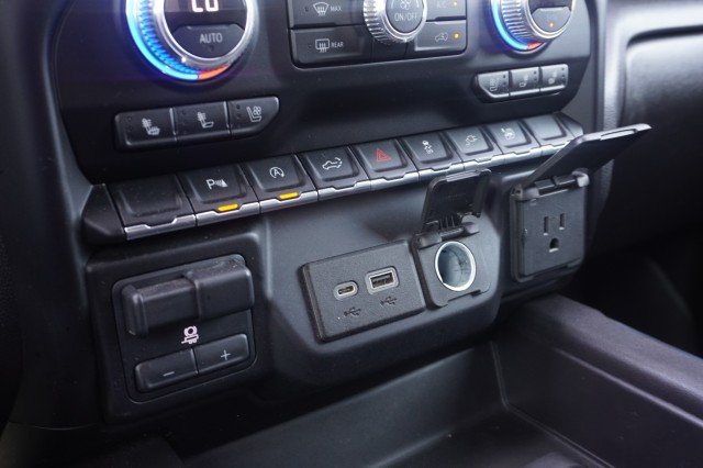 Used 2021  GMC SLT image 31
