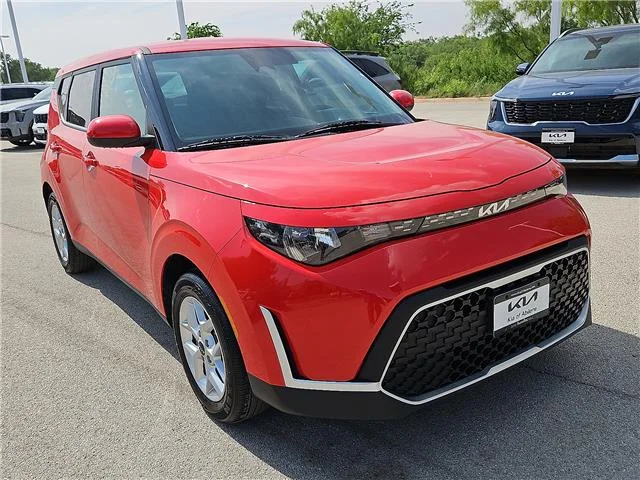 Used 2024 Inferno Red KIA S (IVT) image 5