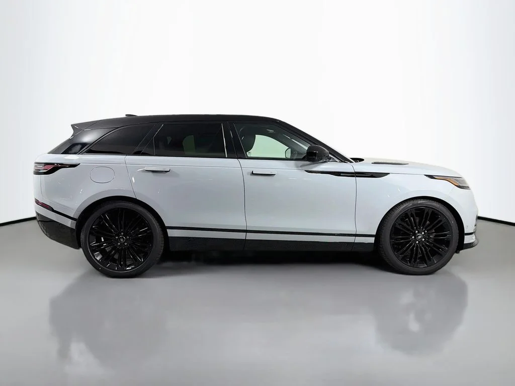 New 2026 Arroios Grey Land Rover P250 Base image 4