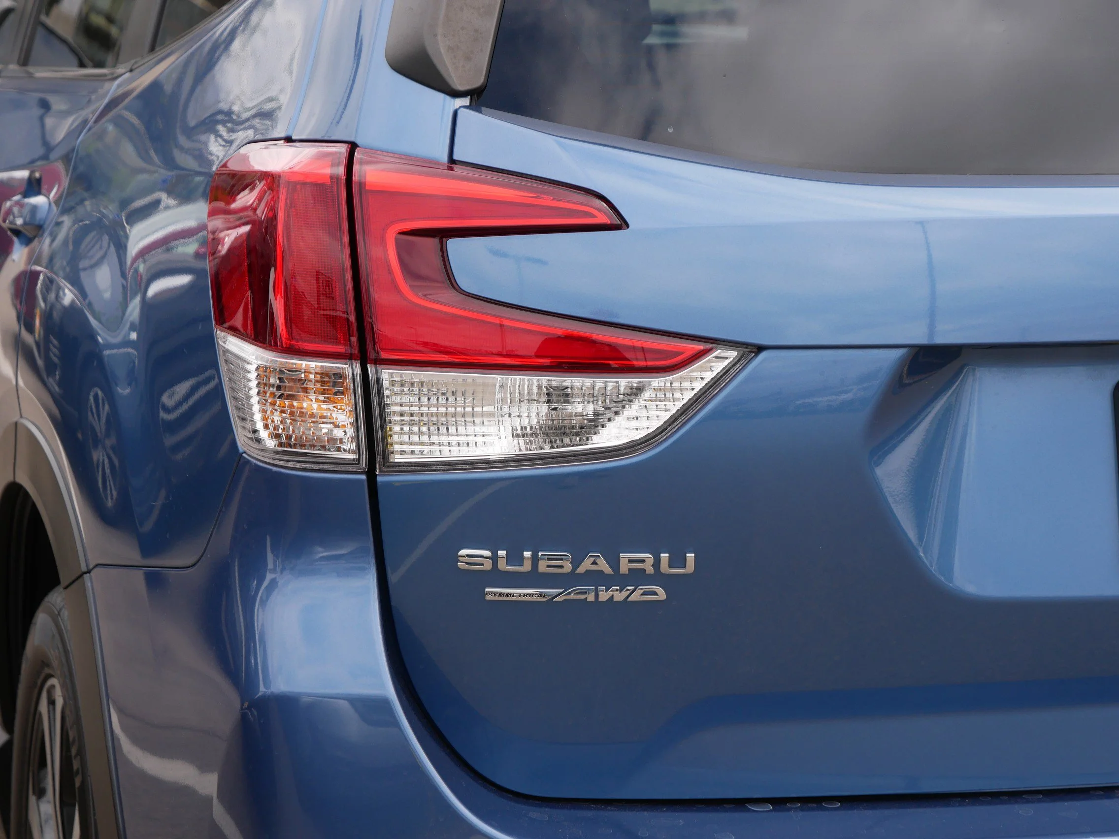 Used 2023 Horizon Blue Pearl Subaru Limited image 17