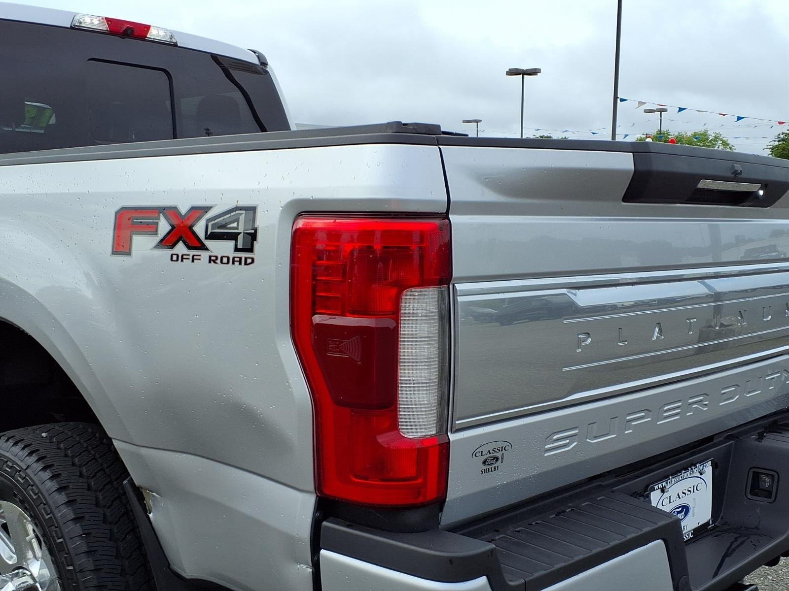 Used 2019  FORD  image 18