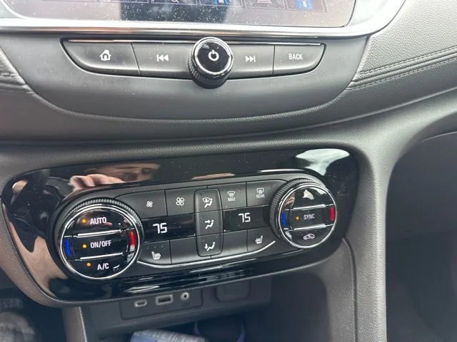 Used 2022 Black Buick Select image 35