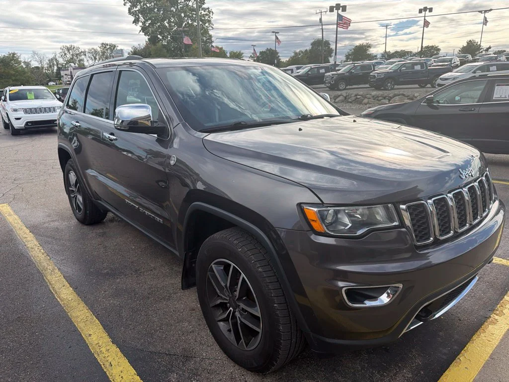 Used 2019 Gray Jeep Limited image 5