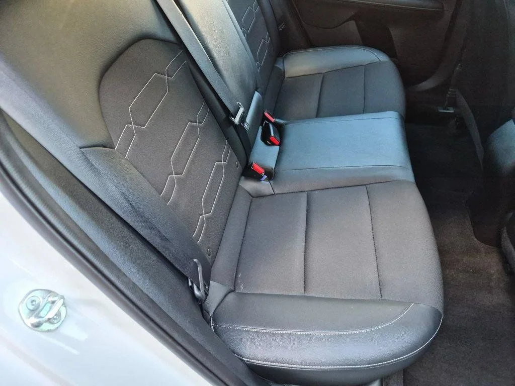 Used 2023 White Kia GT-Line image 23