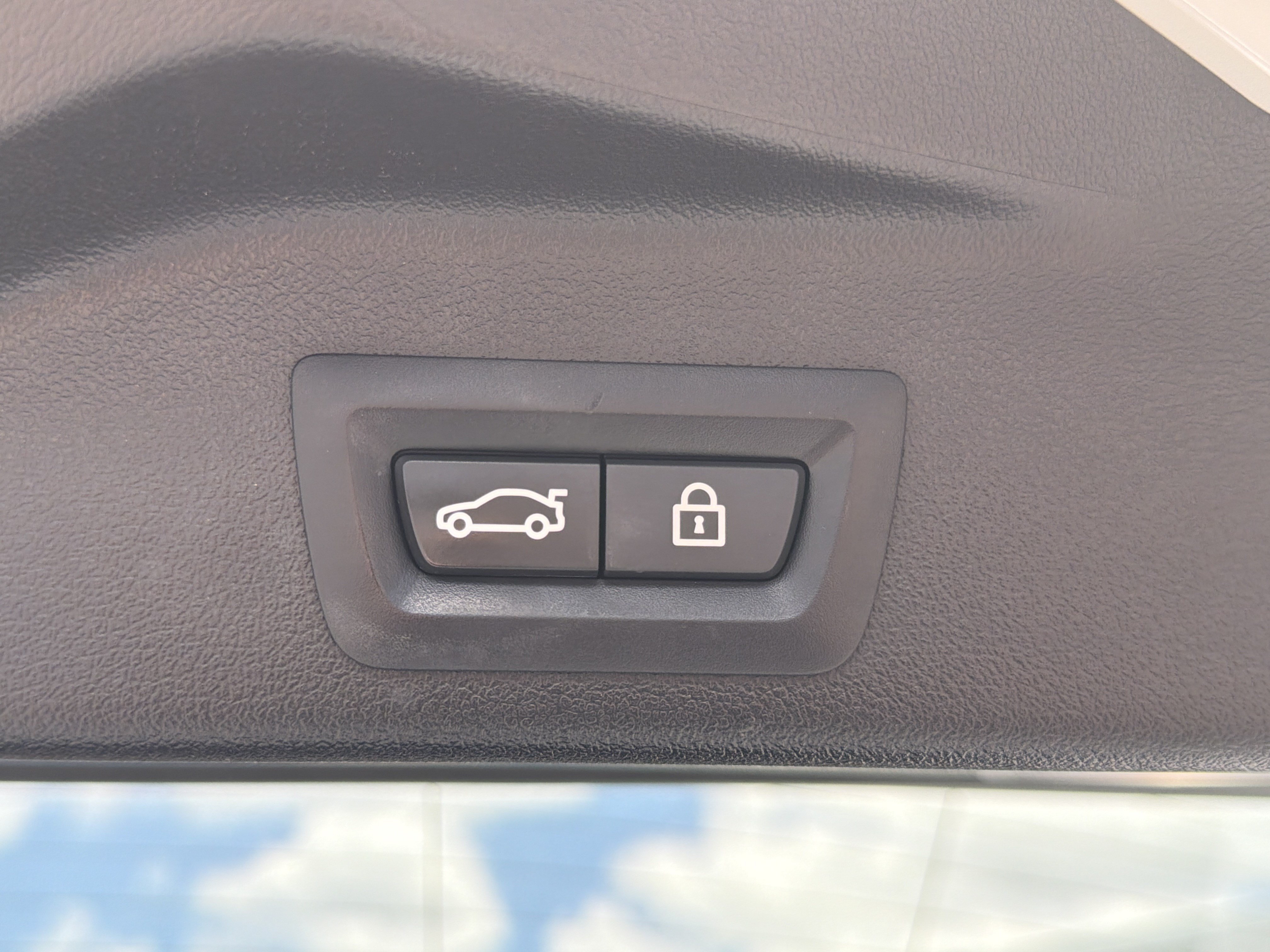 Used 2022 Alpine White BMW sDrive40i image 22