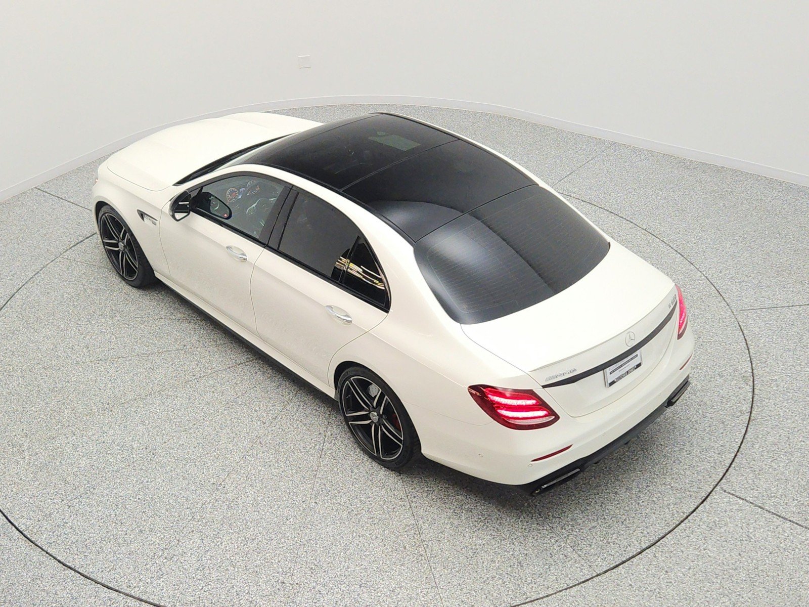 Used 2019 designo Diamond White Metallic Mercedes-Benz AMG® E 63 S 4MATIC+ Sedan image 29
