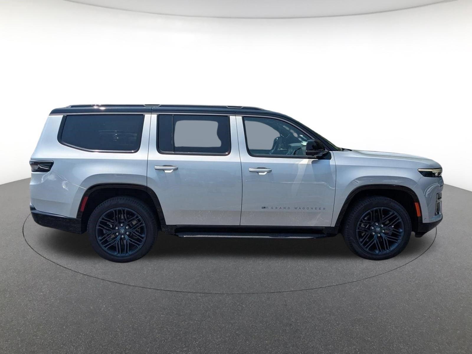 New 2026 Silver-Zynith Exterior Paint Jeep 85th Anniversary image 3