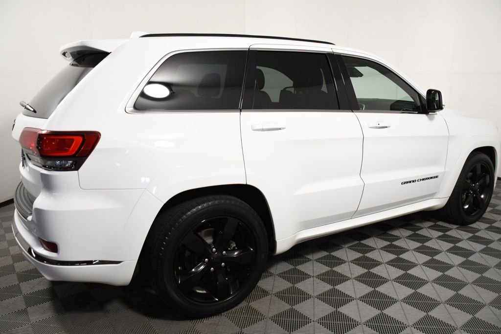 Used 2015 Bright White Clearcoat Jeep Overland image 7