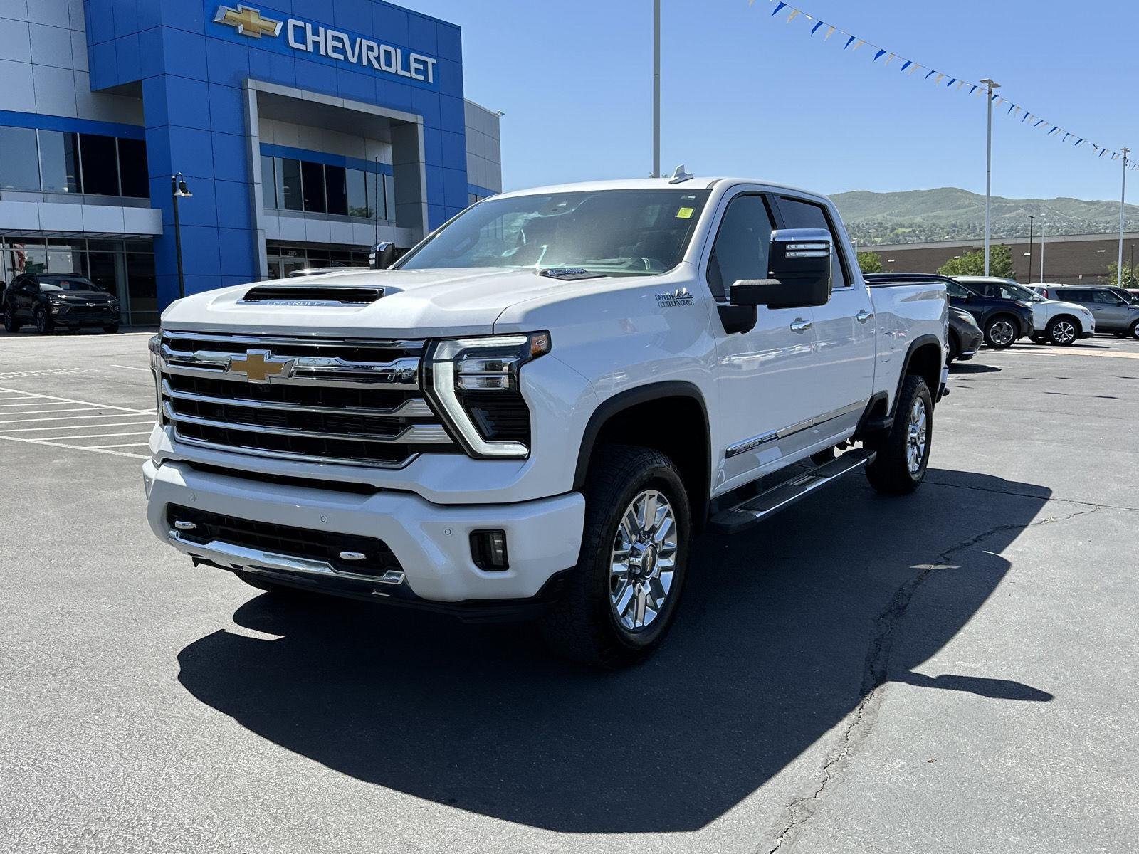 Certified Used 2025 Iridescent Pearl Tricoat Chevrolet High Country image 3