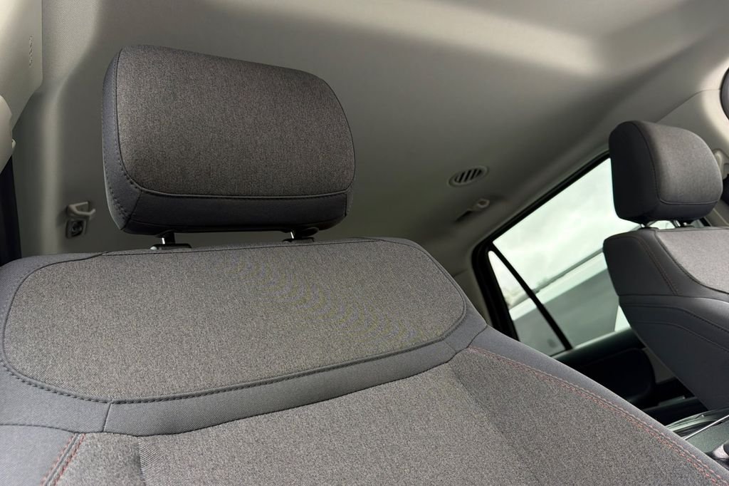 Used 2025 Oxford White Ford Active image 20
