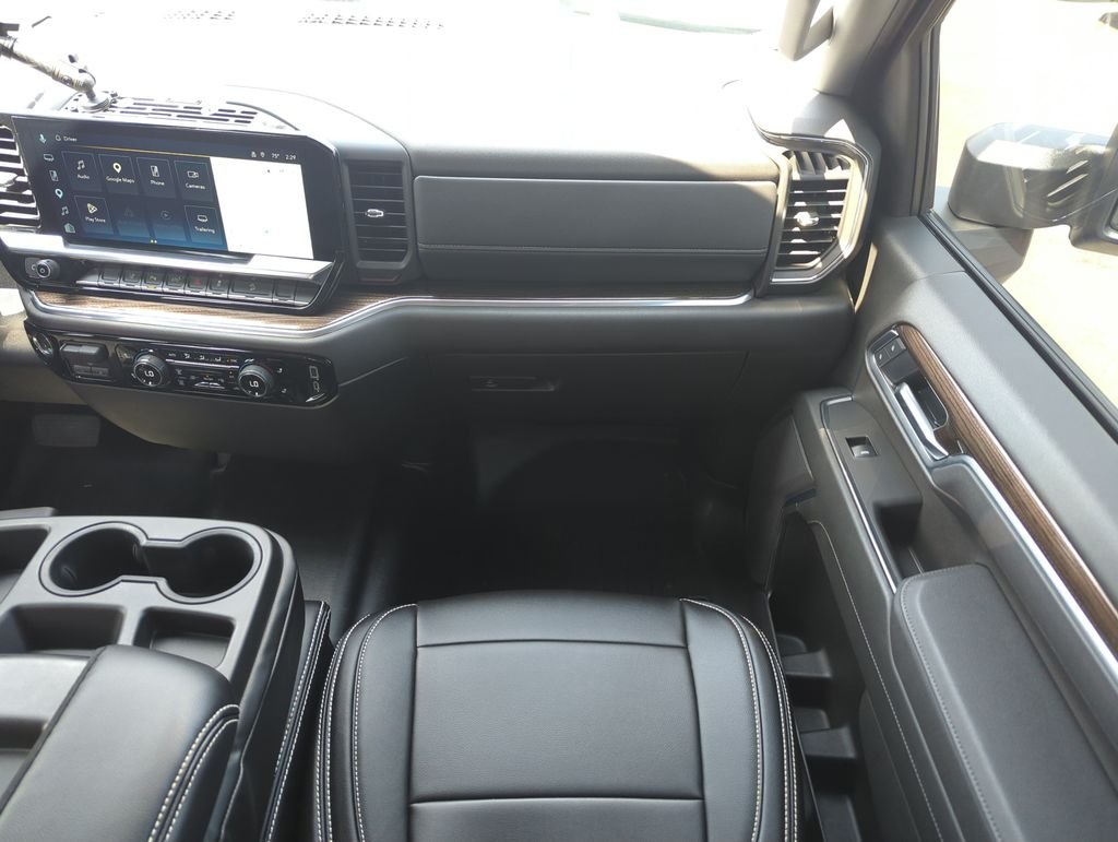 Used 2025 Gray Chevrolet LT image 16