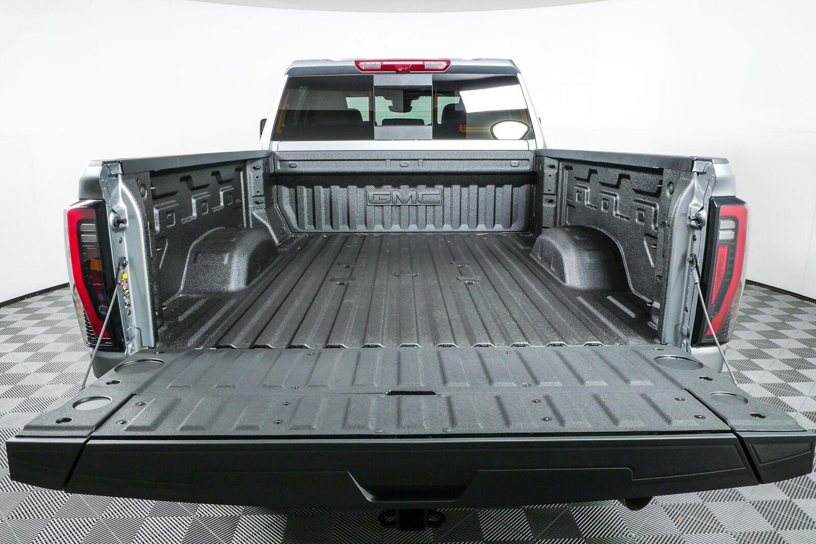New 2026 Sterling Metallic GMC AT4 image 31