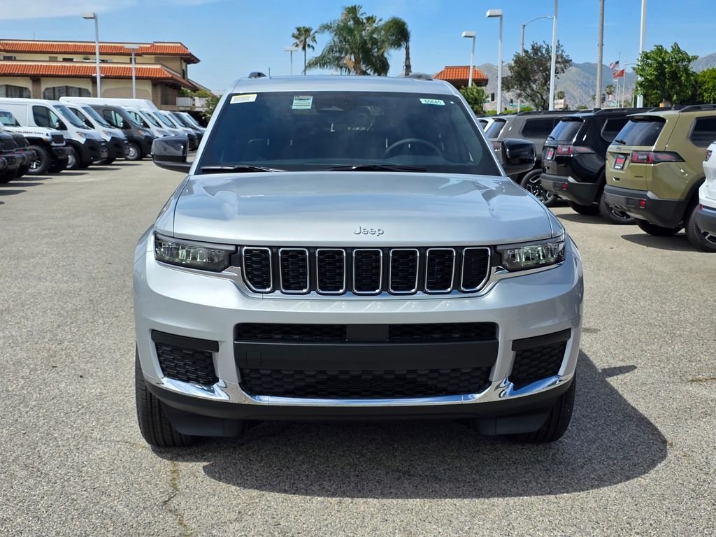 New 2026 Silver Zynith Exterior Paint Jeep Laredo image 2