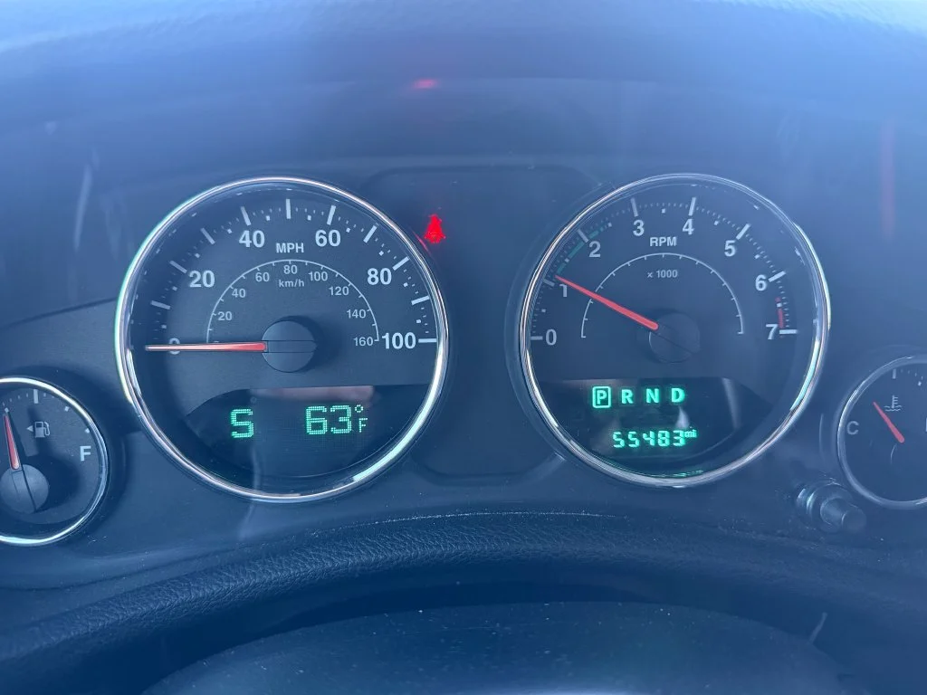 Used 2018 Silver Jeep Sport image 3