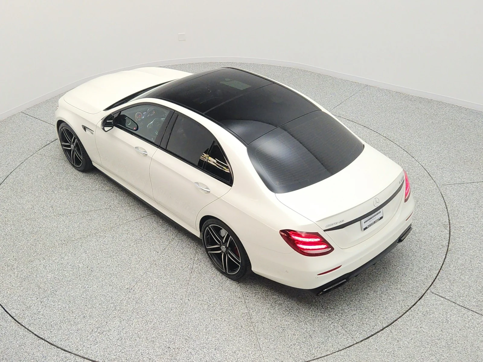 Used 2019 designo Diamond White Metallic Mercedes-Benz AMG® E 63 S 4MATIC+ Sedan image 29