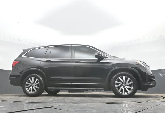 Used 2022 Crystal Black Pearl Honda EX-L image 50