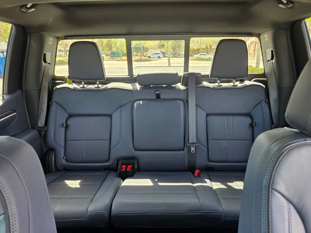 Used 2025 Black Chevrolet High Country image 28
