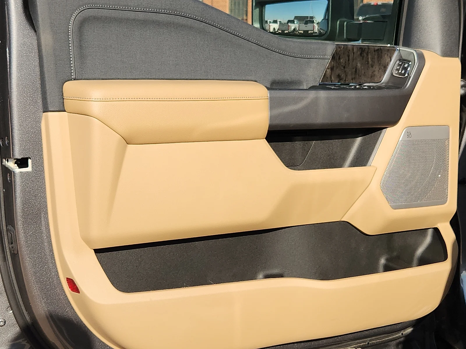 New 2026 Carbonized Gray Metallic Ford Lariat image 14