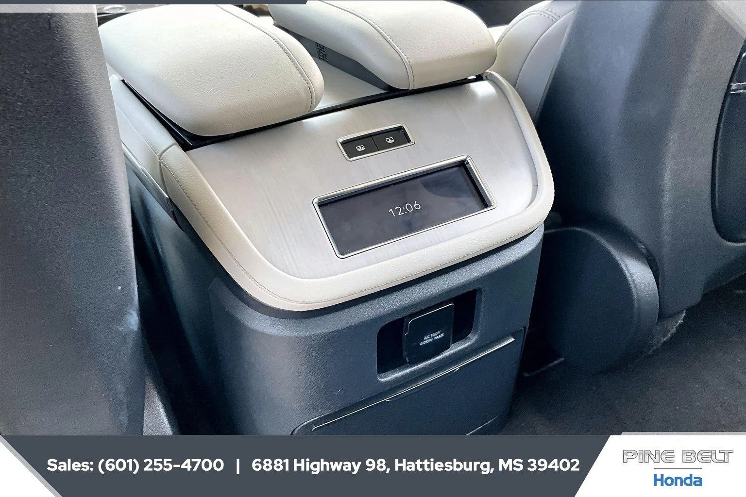 Used 2025 Gray Mist Metallic Tri-Coat Lincoln Reserve image 25