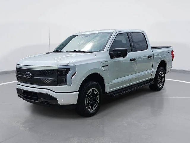 Used 2023 White Ford XLT image 7