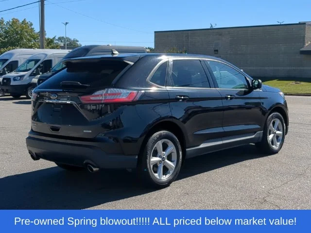 Used 2020 Black Ford SE image 13