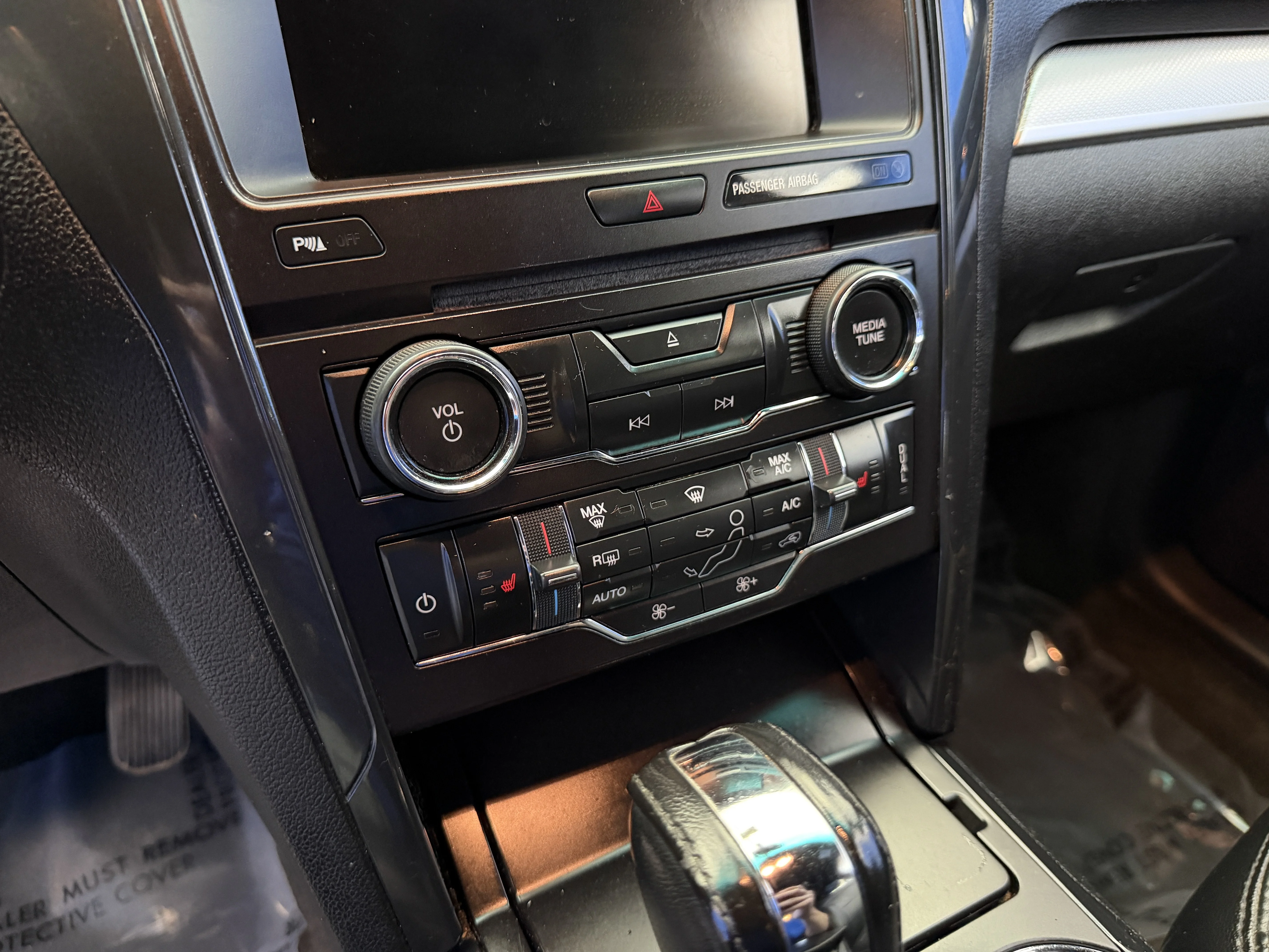 Used 2016 Shadow Black Ford XLT image 22
