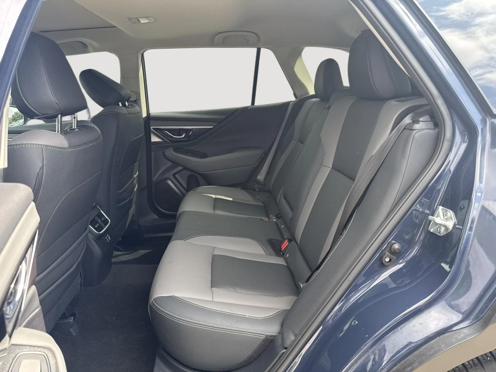 Used 2024 Cosmic Blue Pearl Subaru Onyx Edition image 6