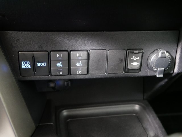 Used 2014 Blizzard Pearl Toyota Limited image 29