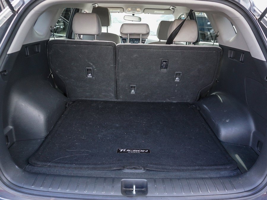 Used 2018 Gray Hyundai SEL image 24