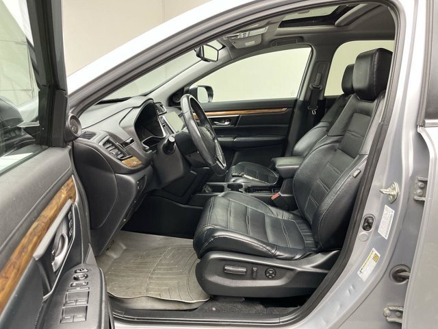 Used 2019 Lunar Silver Metallic Honda Touring image 3