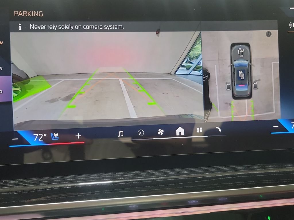 New 2026 Dravit Grey Metallic BMW 740i image 17